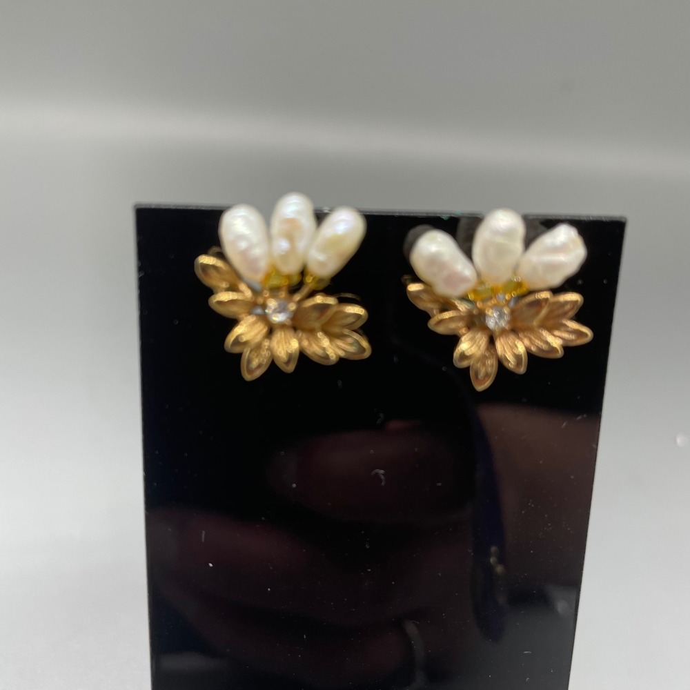 Gold Tone Pearl Flower Stud Earrings Floral‎ Crystal Leaf Cluster Post Backs